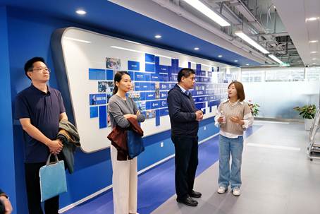 商文江院长率队赴海淀区东升镇开展法商融合实践专项调研